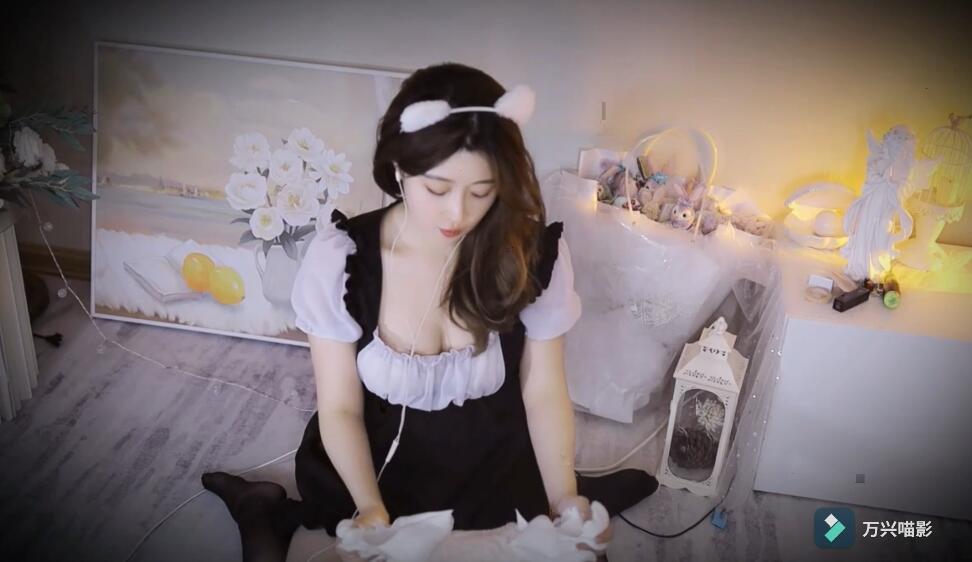 虎牙大伊伊ASMR剧情主人和小女仆一起睡觉吧.