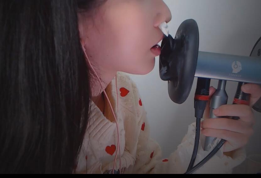 芝麻对辣ASMR侧颜舔耳 舌尖舔舐你的脸.