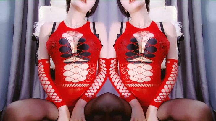 【斗鱼辣条SSS】顶级性感尤物主播 土豪定制福利烧舞合集! 27