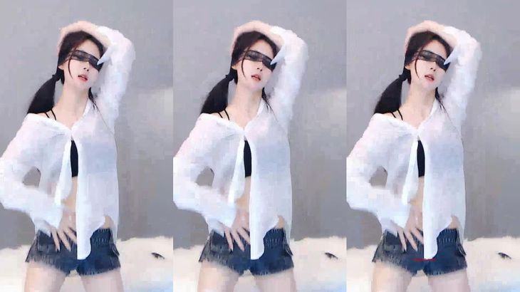 【虎牙温情】清纯系极品少女 定制福利表情热舞全集 良心满满~11