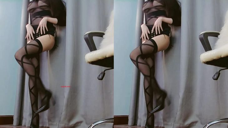 【斗鱼辣条SSS】顶级性感尤物主播 土豪定制福利烧舞合集! 15