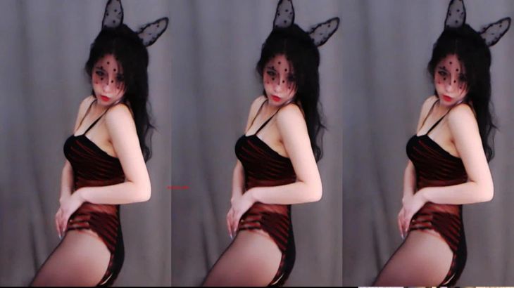 【斗鱼何成琳】翘臀御姐 超火定制福利热舞 21