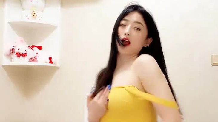 【花椒妖凌凌】直播开车热舞1V