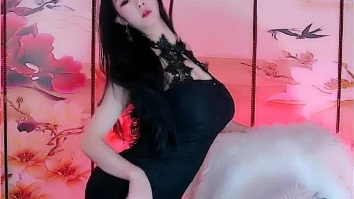 【舞嫣小妖精】高颜值极品身材 名如其人 绝活一字马 千元定制内涵热舞合集 1