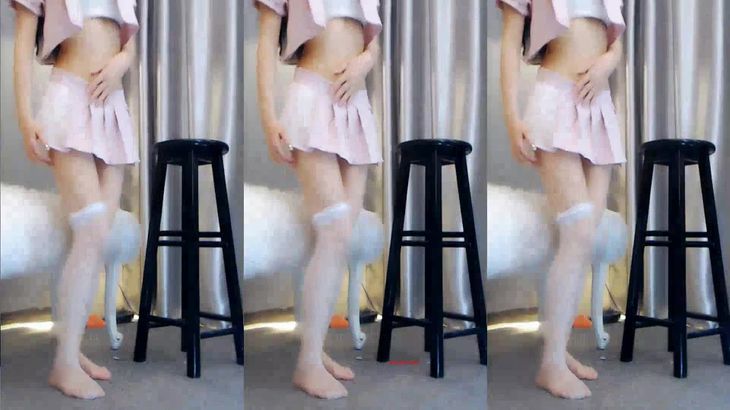 【虎牙温情】清纯系极品少女 定制福利表情热舞全集 良心满满~16