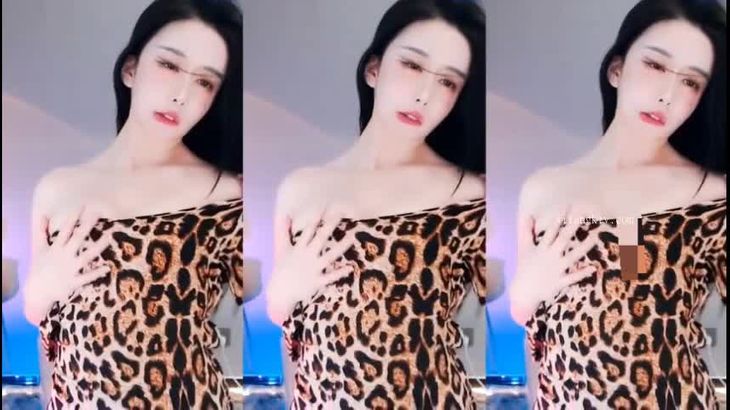 【虎牙嘉易满满】魔法书热舞福利合集 1