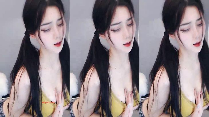 【虎牙温情】清纯系极品少女 定制福利表情热舞全集 良心满满~28