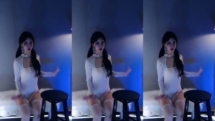 【虎牙温情】清纯系极品少女 定制福利表情热舞全集 良心满满~48