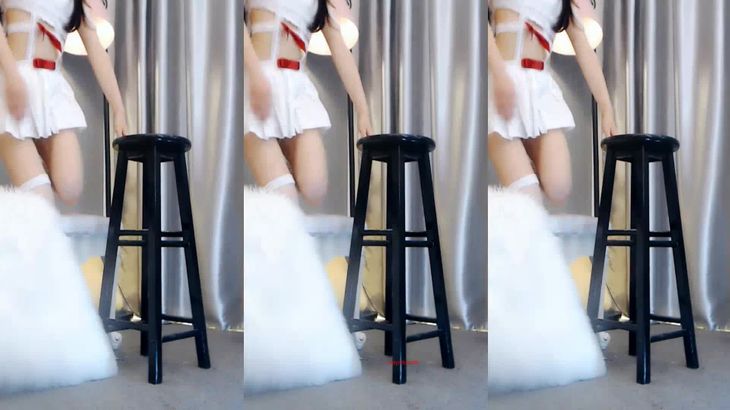 【虎牙温情】清纯系极品少女 定制福利表情热舞全集 良心满满~17