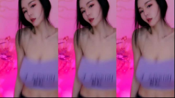 【舞嫣小妖精】高颜值极品身材 名如其人 绝活一字马 千元定制内涵热舞合集 27