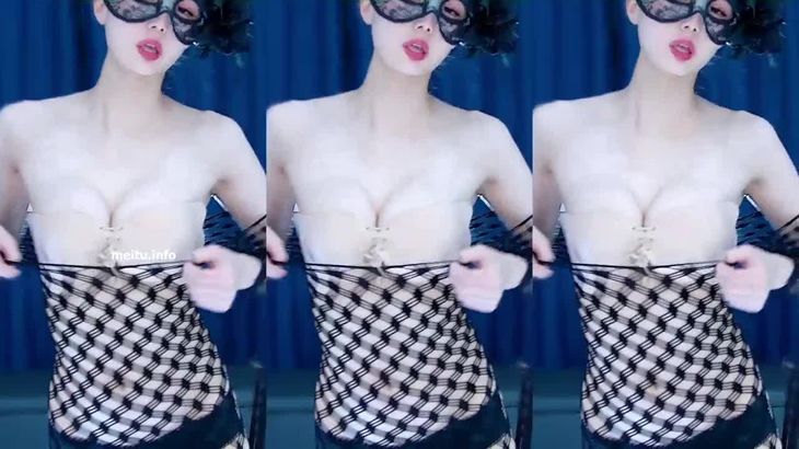 【CC白妖妖】顶级高颜值御姐尤物 粉丝千元定制热舞合集 97