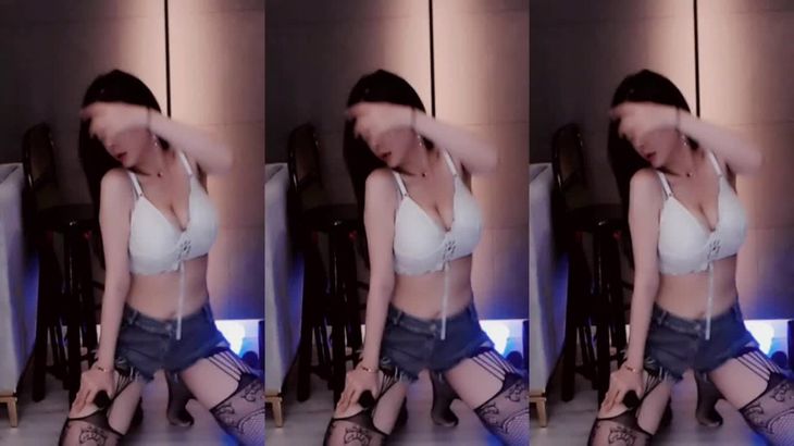 【斗鱼张琪格】火箭群定制热舞福利 貌美肤白 舞技精湛! 1