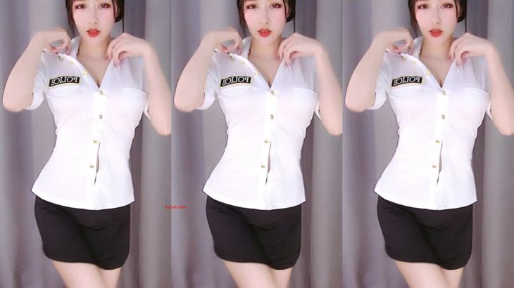 【斗鱼辣条SSS】顶级性感尤物主播 土豪定制福利烧舞合集! 20