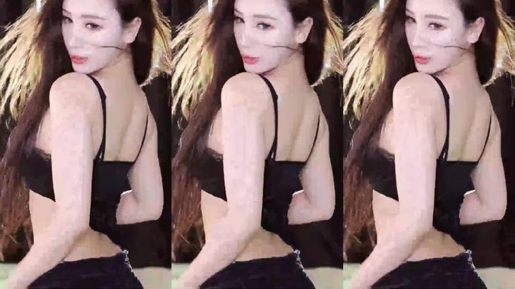 【斗鱼十九岁的真真】火箭群定制热舞合集 3