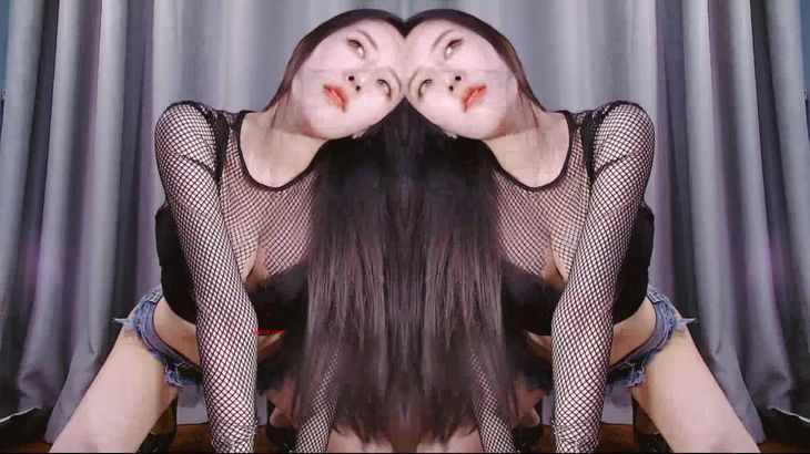 【斗鱼辣条SSS】顶级性感尤物主播 土豪定制福利烧舞合集! 26