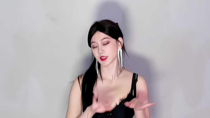 【B站小艾xxin】土豪高价私人定制烧舞集 13