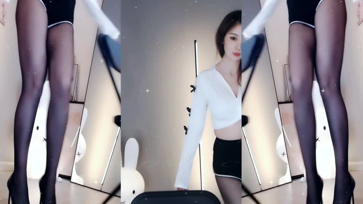 【虎牙是理理吖】付费群热舞定制合集 10