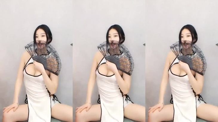 【虎牙要要】钞票枪定制福利热舞 17