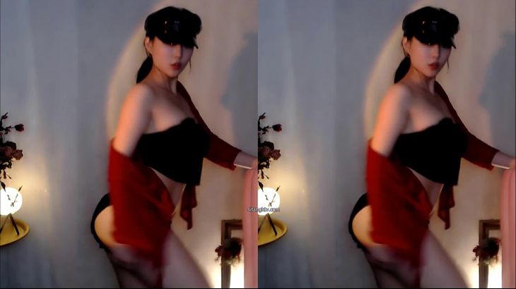 【小御儿儿】极品身材舞姬 可御可甜 千元定制福利热舞合集 25