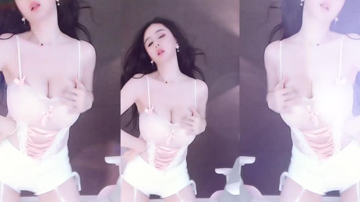 【斗鱼张琪格】火箭群定制热舞福利 貌美肤白 舞技精湛! 28