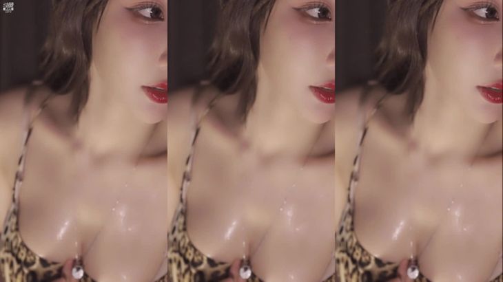 【斗鱼米娜】超凶御姐 12月超清舞蹈精彩合集 60