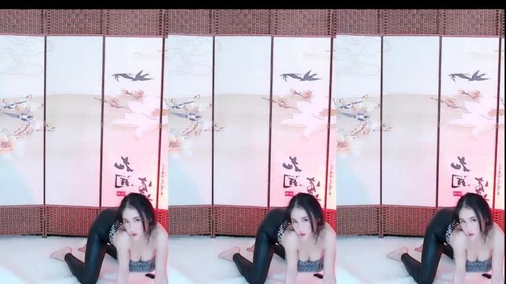 【舞嫣小妖精】高颜值极品身材 名如其人 绝活一字马 千元定制内涵热舞合集 16