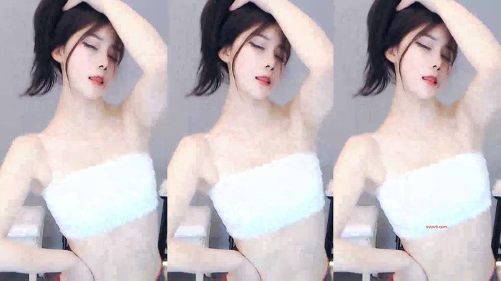 【虎牙温情】清纯系极品少女 定制福利表情热舞全集 良心满满~7