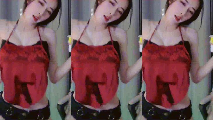 【斗鱼辣条SSS】顶级性感尤物主播 土豪定制福利烧舞合集! 17