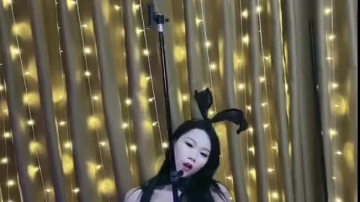 【快手辣条】劲爆定制福利热舞合集！极品舞姬 烧舞诱惑 抖胸电臀无敌了 第一弹