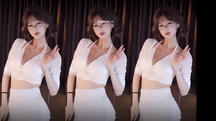 【虎牙张爱玲】会议室定制阿黑颜舞蹈 5