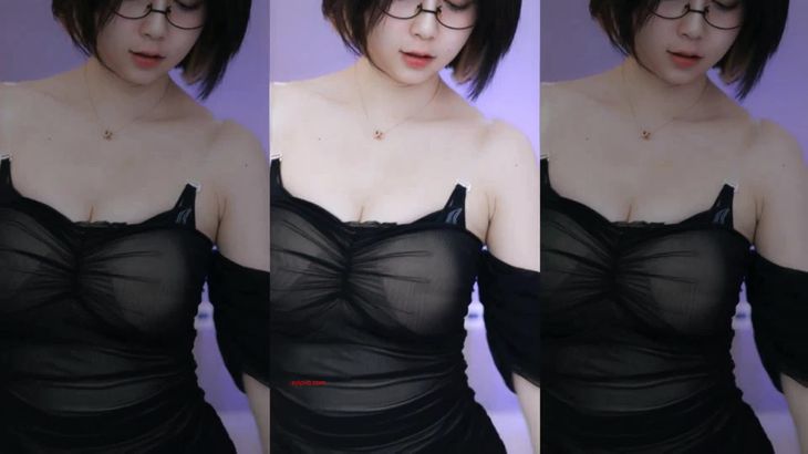 【虎牙小橙子】钞票枪福利热舞 新画风表情加骑乘 干劲满满~ 8