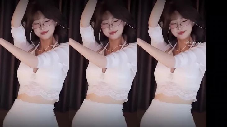 【虎牙张爱玲】会议室定制阿黑颜舞蹈 4