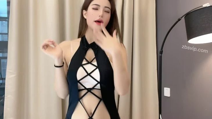 【斗鱼我只穿裙子】火箭群热舞福利 2