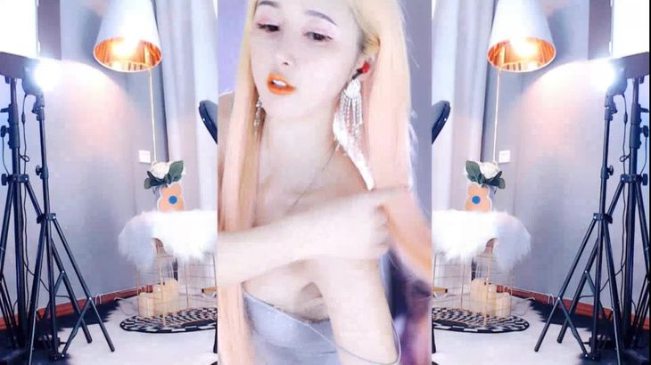 【虎牙朴允星】新版定制舞蹈 神秘道具助威 快来学习~6