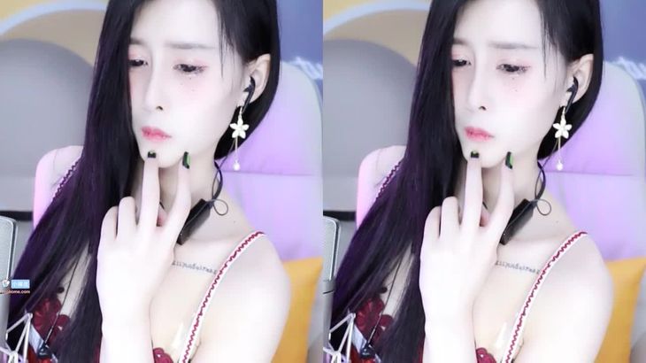 【虎牙简安】高颜值高冷御姐 苗条身材不输任何人！2