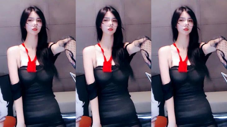 【虎牙佳佳】极品舞姬 钞票枪福利表情烧舞合集！21