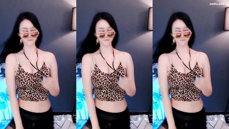 【虎牙影儿】极品御姐舞姬 粉丝千元定制热舞福利合集 37