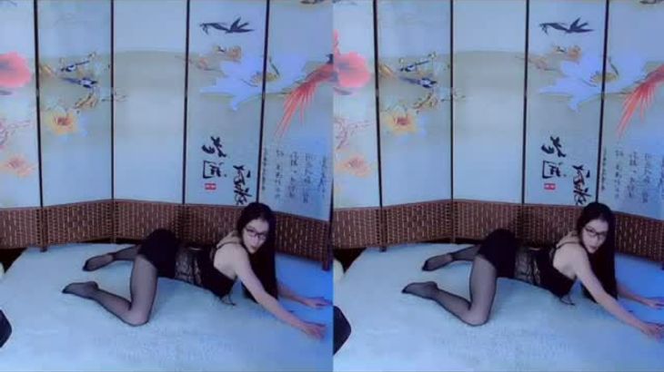 【舞嫣小妖精】高颜值极品身材 名如其人 绝活一字马 千元定制内涵热舞合集 3