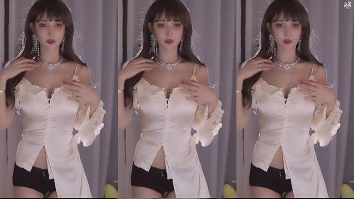 【斗鱼米娜】超凶御姐 12月超清舞蹈精彩合集 37