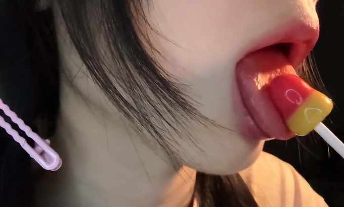 Nana困薯 ASMR 双色棒棒糖助眠音🍭