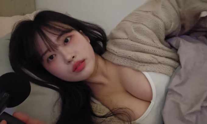 소람소리 严肃的…