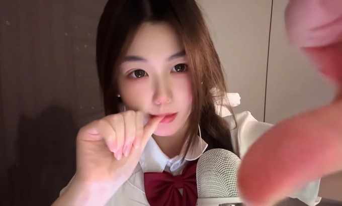 圆子助眠 ASMR 舔舔音好听爱听！舔舐的声音很好听，我很喜欢！
