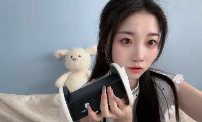 白桃子 ASMR 舔耳朵 舔和吃 舔耳朵 揉耳朵 芦荟胶搓耳朵舔耳口腔音喘息弹舌 润滑剂芦荟凝胶