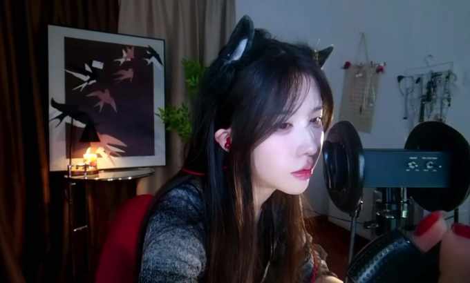 抱抱er ASMR 掏耳 湿滑的口腔音