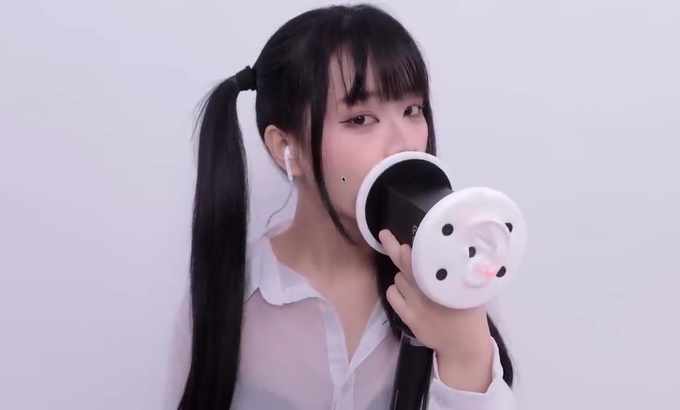 晓美 🥰晓美 Xiao Mei ASMR 舔耳口腔音喘息 舔耳朵 舔和吃 舔耳朵