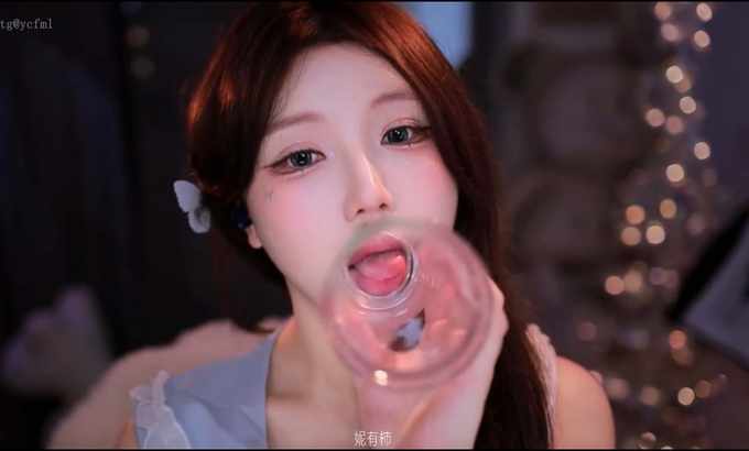 妮有柿 ASMR 舔玻璃杯