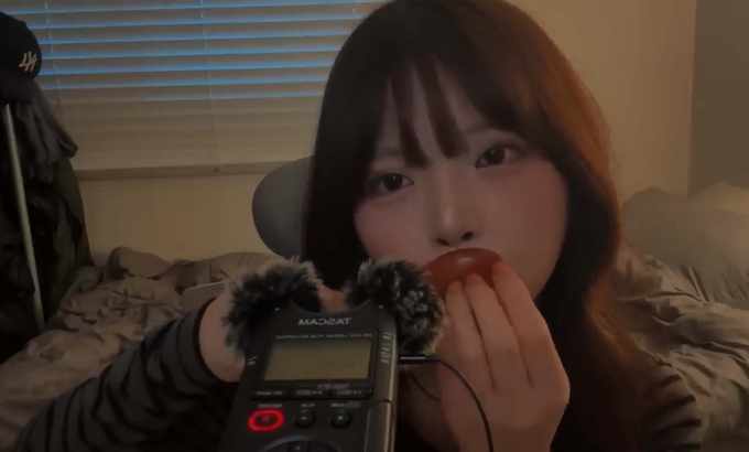 하녕 hanyung ASMR(Sub) 用柔软的嘴唇和木勺入睡