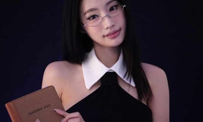 Crystal 与秘书的深夜约会💼✨