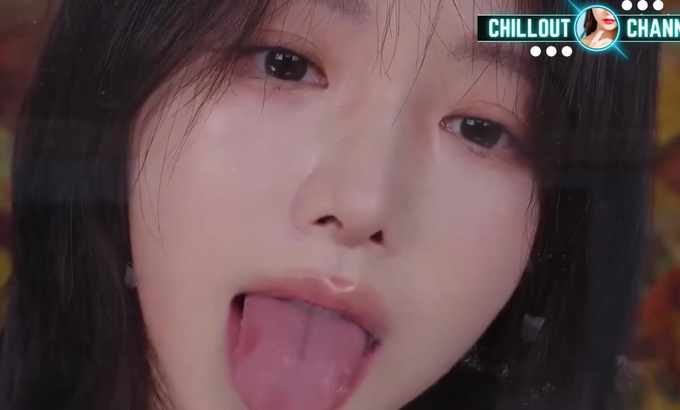 Yoon Ying [ASMR_Yoon Ying] 声音甜美、魅力十足的迷人空姐