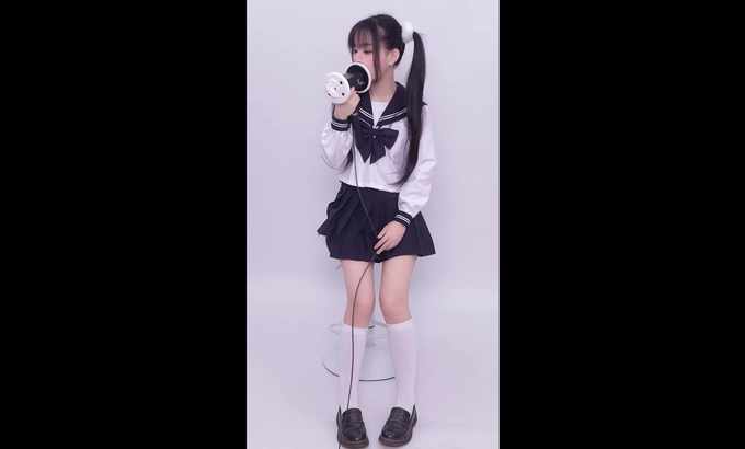 晓美 🥰晓美 Xiao Mei ASMR 舔耳口腔音喘息 舔耳朵 舔和吃 舔耳朵